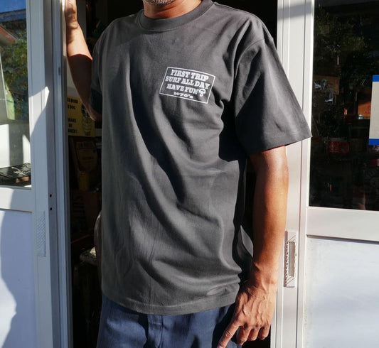 First Trip Surf All Day ファーストトリップ スミクロ×ホワイト オリジナル Tシャツ 新品 アパレル