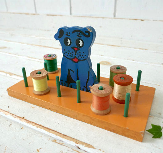犬 モチーフ 木製 ヴィンテージ スプールホルダー 糸巻きホルダー キュート USA