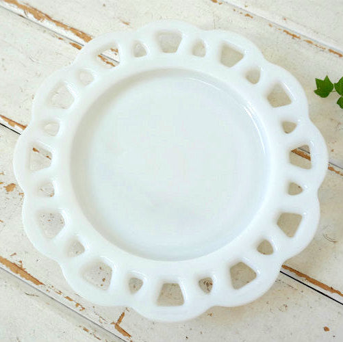 アンカーホッキング レースエッジ オールドコロニー ミルクガラス 50's ヴィンテージ プレート 皿 食器 USA