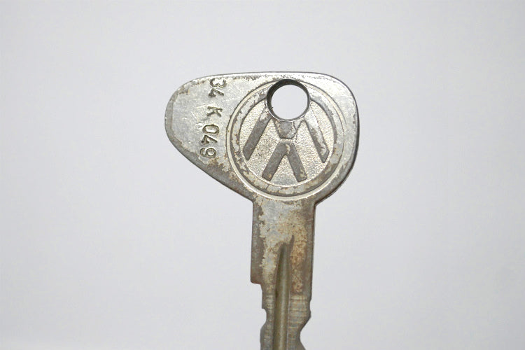 VW フォルクスワーゲン key ドイツ車 ビンテージ 34 K 049 自動車キー モーター系 ガレージ 空冷エンジン