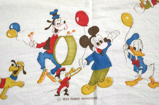 ディズニー オールドミッキー ミッキー&フレンズ パレード柄 コットン ヴィンテージ ベビーブランケット おくるみ ひざ掛け USA