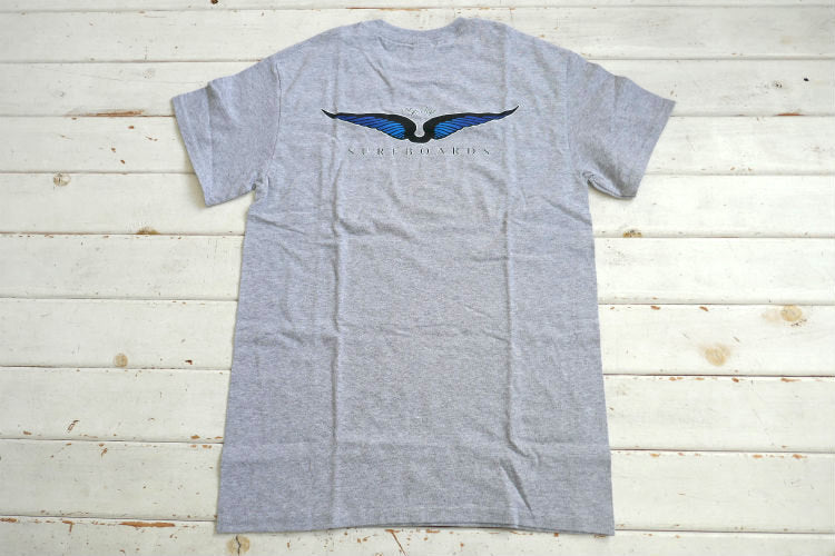 Skip Frye スキップフライ Frye Wings サーフィン  グレー×ブルー Tシャツ ポケットT シャツ Sサイズ ステッカー付き カリフォルニア  老舗サーフボードブランド
