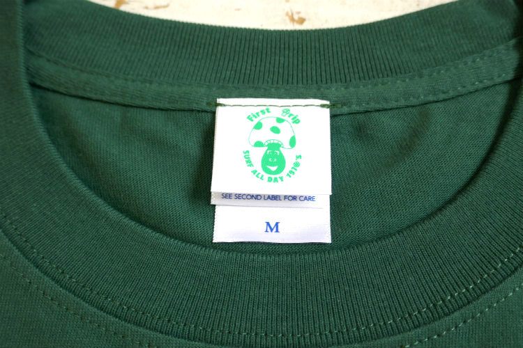 First Trip Surf All Day ファーストトリップ カレッジロゴ バックプリント グリーン オリジナル Tシャツ 新品 アパレル