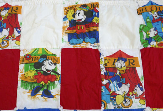 ミッキー&フレンズ カーニバル柄 パッチワーク レース付き 70's ヴィンテージ ベビーマット マット USA