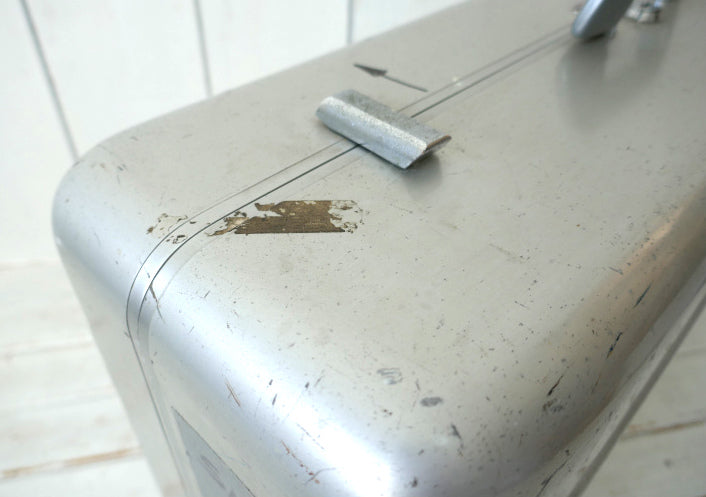 ゼロハリバートン Zero Halliburton 赤ハリ Los Angeles アルミ製 鍵付き ヴィンテージ スーツケース トランク ロック可