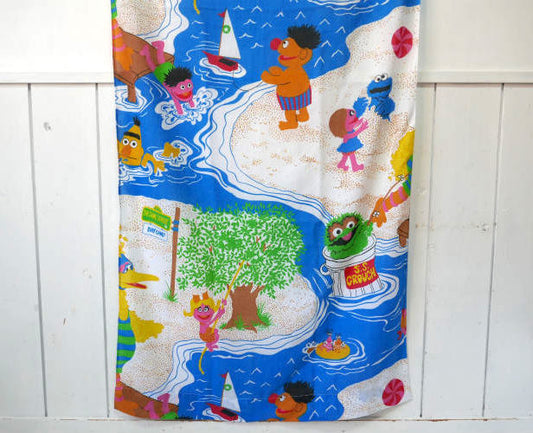 セサミストリートの仲間たち デイキャンプ アーニー オスカー クッキーモンスター 70's ヴィンテージ カーテン 生地 ファブリック リメイク USA