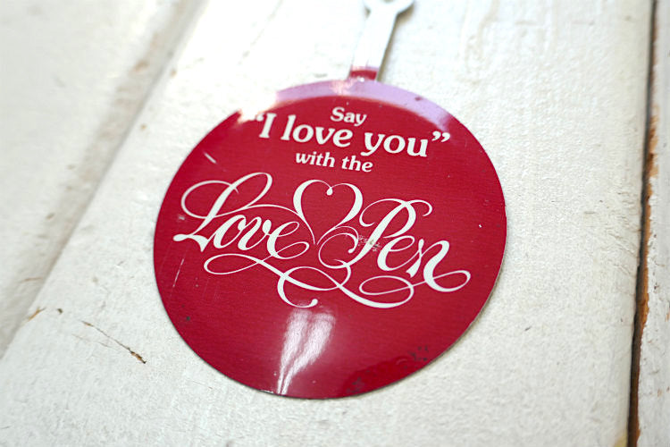 Say " I Love you" with the Love ❤️ Pen 愛してる メッセージ付き ヴィンテージ 缶バッジ デッドストック ファッションアクセサリー 小物 ポケットバッジ