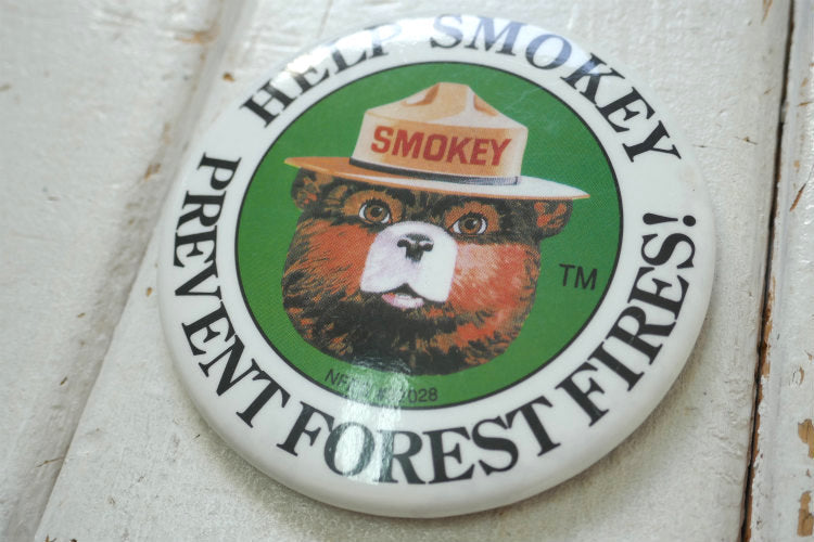 スモーキーベア 熊 クマ ヴィンテージ 缶バッジ USA 森林火災防止 キャラクター HELP SMOKEY アドバタイジング