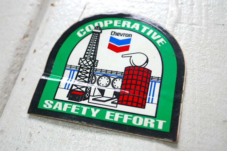 Chevron シェブロン COOPERATIVE SAFETY EFFORT アドバタイジング ヴィンテージ ステッカー USA ガソリンスタンド オイルカンパニー