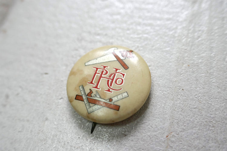 PHCO ペン・ハードウェア 1877y アンティーク&ヴィンテージ OLD 缶バッジ UNION LABEL JULY 17 1894 JULY 21 1896