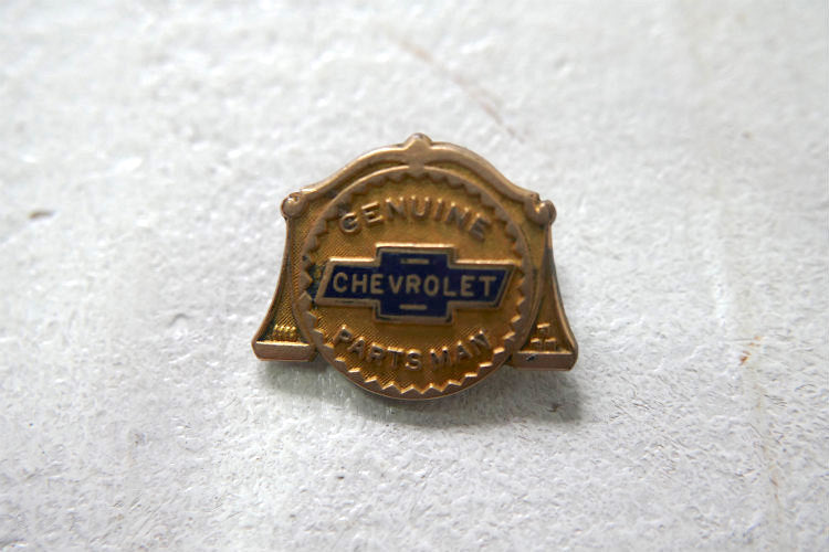 CHEVROLET PARTS MAN シボレー 整備士 記念品 クロス エンブレム アンティーク&ヴィンテージ OLD ブローチ USA アメ車