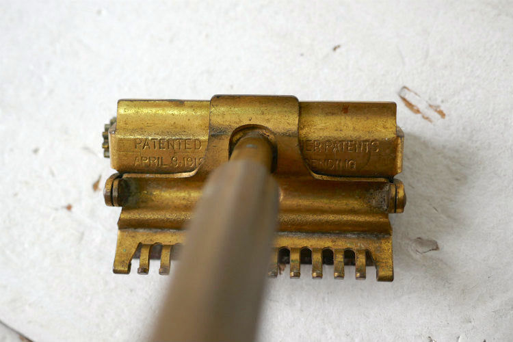 1906y~ Valet Auto Strop 真鍮製 ヴィンテージ カミソリ 髭剃り シェービング シェーバー バーバーショップ USA