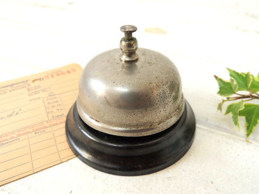 シャビーなメタル製・ヴィンテージ・呼び鈴/コールベル/卓上ベル/USA