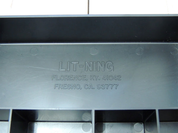 【LIT-NING・カリフォルニア】工業系・仕切り付き・ビンテージ・キャッシュボックス/金庫USA