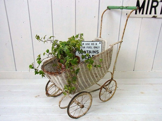 白色のシャビーなアンティーク・ベビーカー/ベビーカート/乳母車/バギー USA