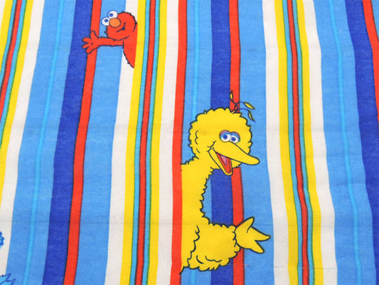 【セサミストリートの仲間たち】カラフル・ストライプ柄・ユーズドシーツ・キャラクター生地 USA