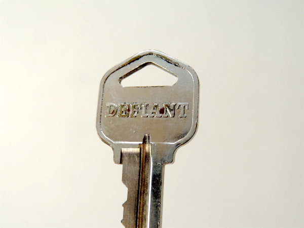 【DEFIANT・32313】ヴィンテージ・鍵・ドアキー・ナンバー入り・USA・古鍵