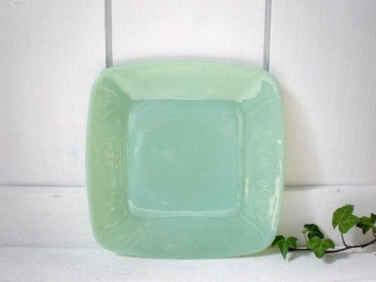 FireKing ジェダイ・チャーム・ランチョンプレート