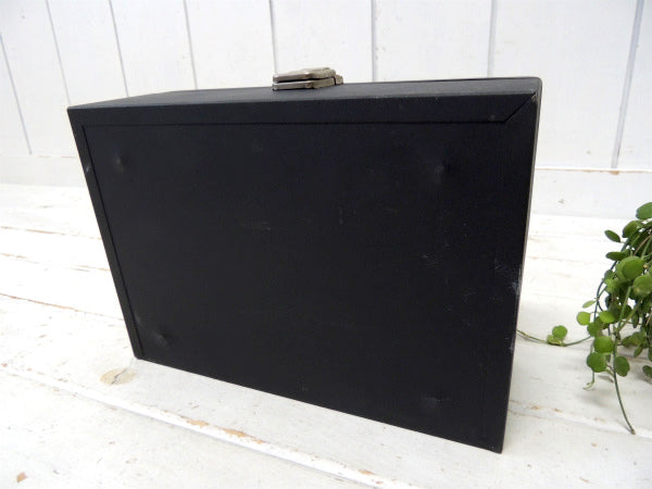 【ブラックカラー】2段式・メタル製・ヴィンテージ・キャッシュボックス・金庫・持ち手ハンドル付き