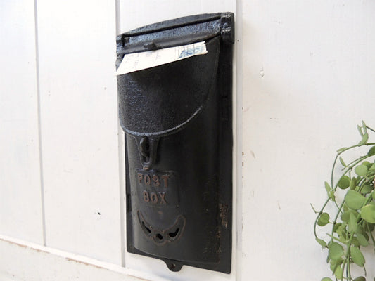 【POST BOX】USA!黒色のキャストアイアン製・アンティーク・メールボックス/郵便受け/ポスト