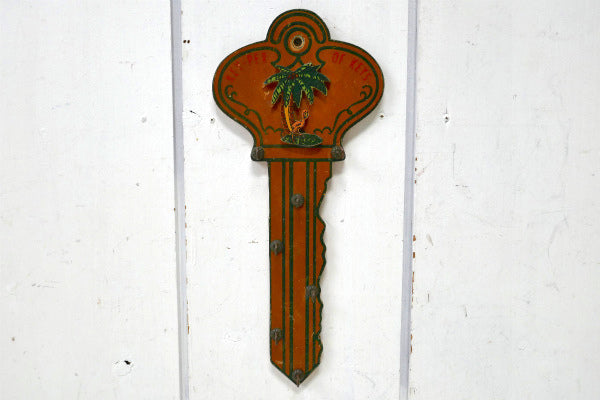 鍵モチーフ・ヤシの木&フラミンゴ柄・木製・ヴィンテージ・キーフック・鍵フック・壁飾り・ウォールデコ