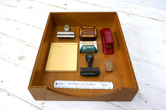 ノスタルジックな木製・アンティーク・書類ラック デスクトレイ 書類トレイ USA レタートレイ