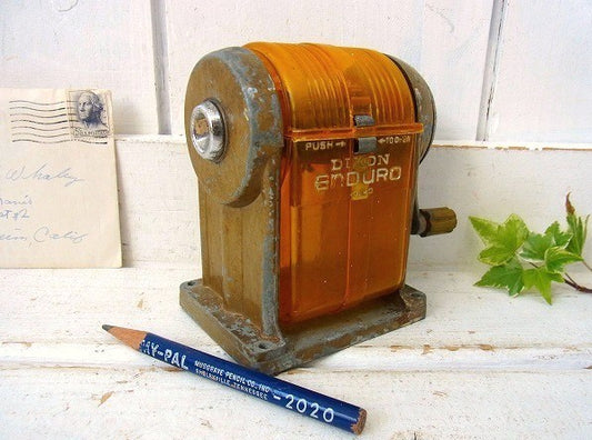 【DIXON】オレンジ色のスケルトン・アンティーク・ペンシルシャープナー/鉛筆削り USA