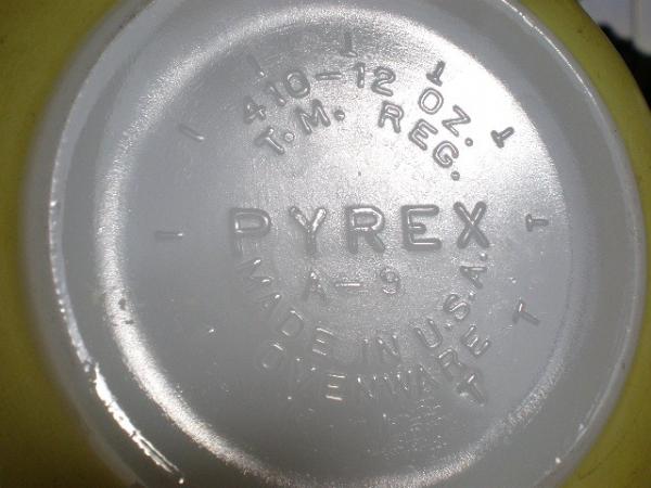 PYREX　スクエア・ボウル(イエロー)