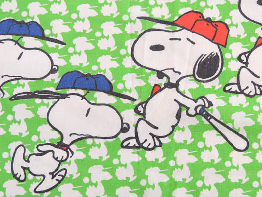 【スヌーピー】SNOOPY・ベースボール柄・黄緑色・70'sヴィンテージ・ユーズドシーツ(1/2)