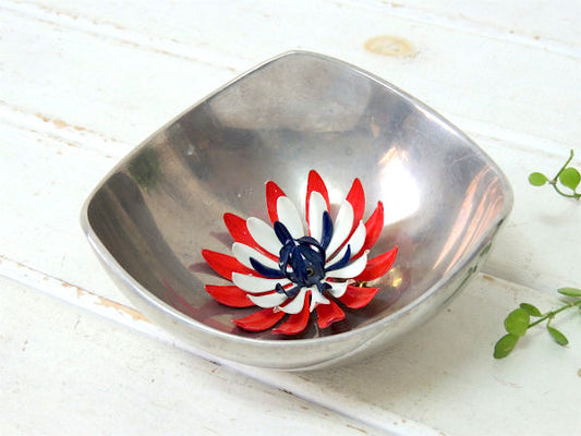 【ミッドセンチュリー】1960's~三角形・メタル製・ヴィンテージ・トレイ/ボウル USA