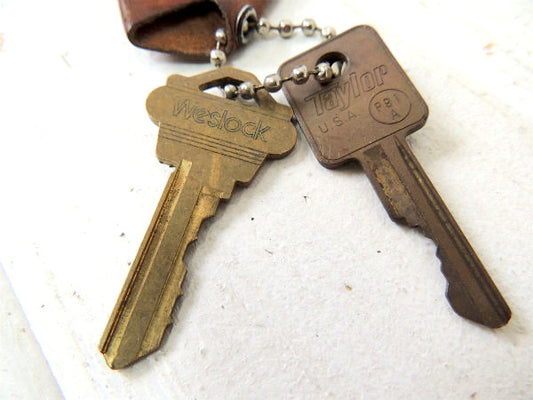 【1950's~・GM・トラック】ヴィンテージ・革・レザーキーケース・鍵2本付き・USA