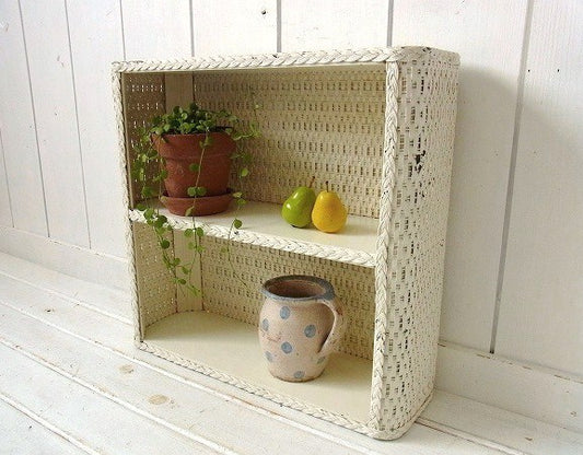 白色のシャビーな2段式・ヴィンテージ・ウィッカーシェルフ/飾り棚 USA