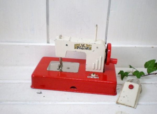 REGINA社 ティン製・アンティーク・トイミシン