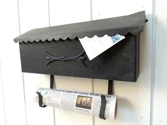 新聞受け付き・横型・黒色メタル製・ヴィンテージ・メールボックス/郵便受け/ポスト USA