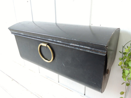 USA!黒色のメタル製・横型・ヴィンテージ・メールボックス/郵便受け/ポスト