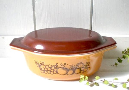 【PYREX・フルーツ柄】オールドオーチャード・キャセロール ・ヴィンテージ・キッチン雑貨