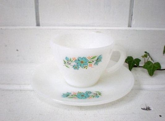 FireKingプレミアムシリーズ ボニーブルー 花柄 ヴィンテージ カップ&ソーサー 食器