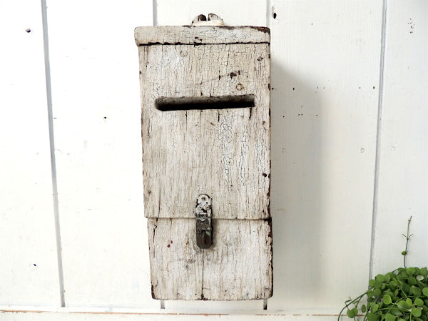白色のシャビーな木製・アンティーク・メールボックス/郵便受け/ポスト/カントリースタイル