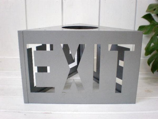 USA EXIT・出口・3角形スチール製ヴィンテージ・サイン