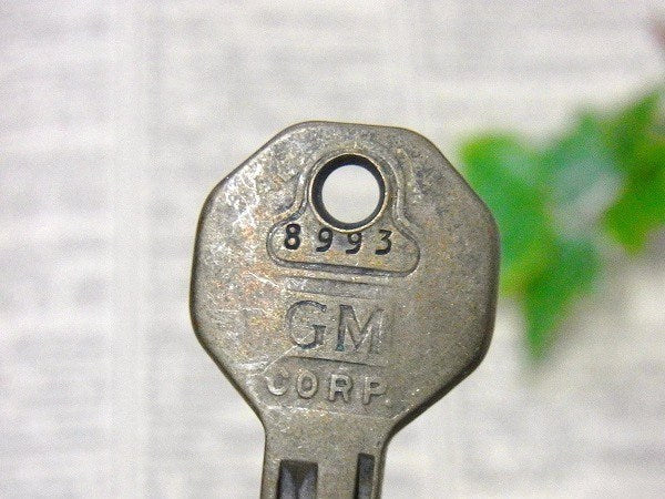【GM CORP 8993】アメリカ・ビンテージ・自動車キー・USA
