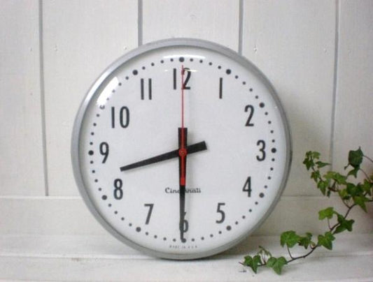 USA Cincinnati・コンセント式・ヴィンテージ壁掛けスクールクロック/時計