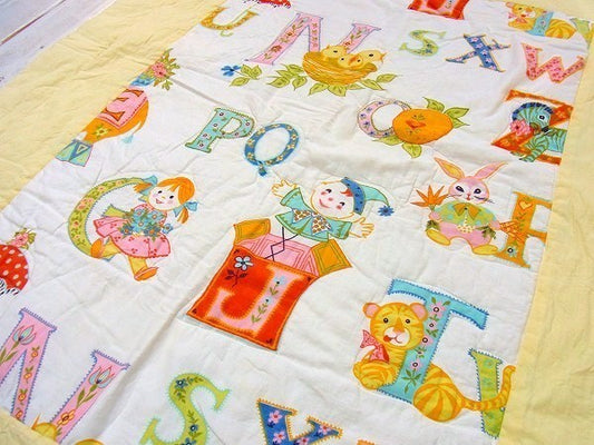 可愛いアルファベット柄・ヴィンテージ・ベビーマット/タペストリー USA