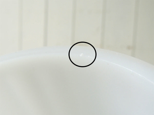 【ミルクガラス】ホワイトカラー・ヴィンテージ・脚付きフラワーベース・花器・コンポート器・花瓶 USA