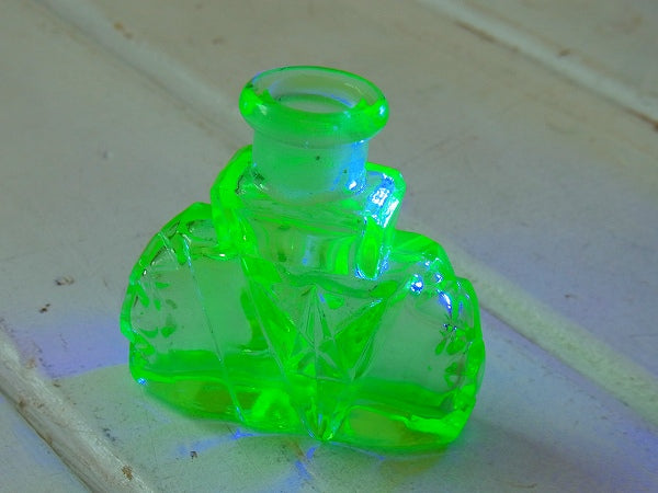 antique ウランガラス アンティーク・香水瓶 パヒュームボトル 硝子 USA ガラス 瓶