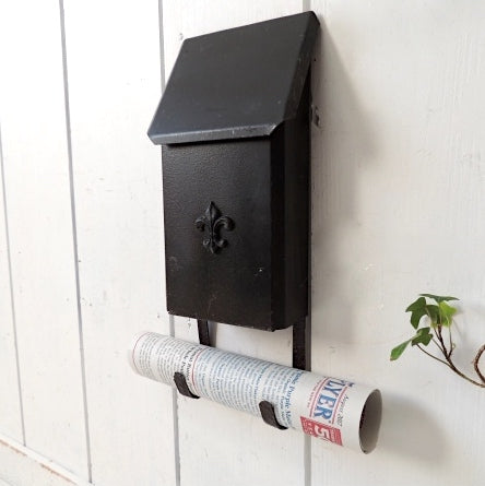 【新聞受け付き・縦型】ブリキ製・ヴィンテージ・メールボックス/郵便受け/ポスト USA