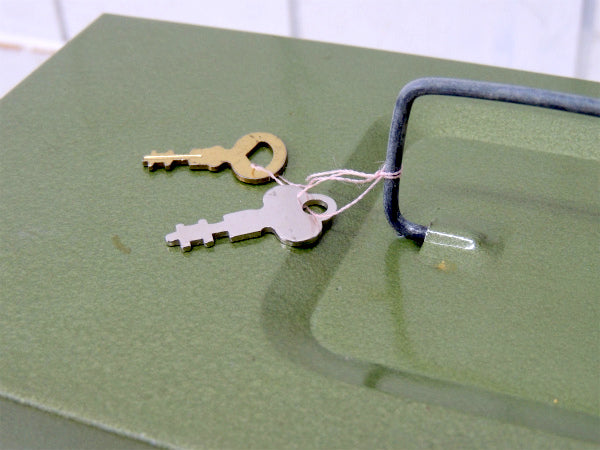 【PORTA-FILE】蝶々柄・鍵付き・オリーブグリーン色・ヴィンテージ・メタルケース/書類ケース