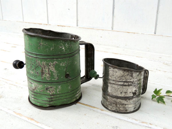 小さくて可愛いサイズ・ミントグリーン・木製ハンドル・アンティーク・シフター・粉ふるい・キッチン雑貨