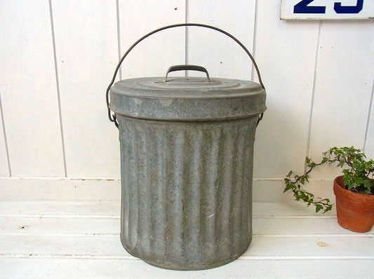 蓋付き・ブリキ製・ヴィンテージ・ダストボックス/ごみ箱/トラッシュカン USA