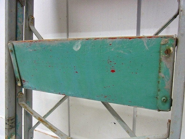 グレートーン ペンキの剥げた 木製×スチール製・アンティーク・ステップラダー/脚立