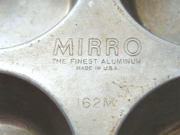 【MIRRO社】シャビー・アルミ製・12穴・ヴィンテージ・マフィンモールド/菓子型 USA